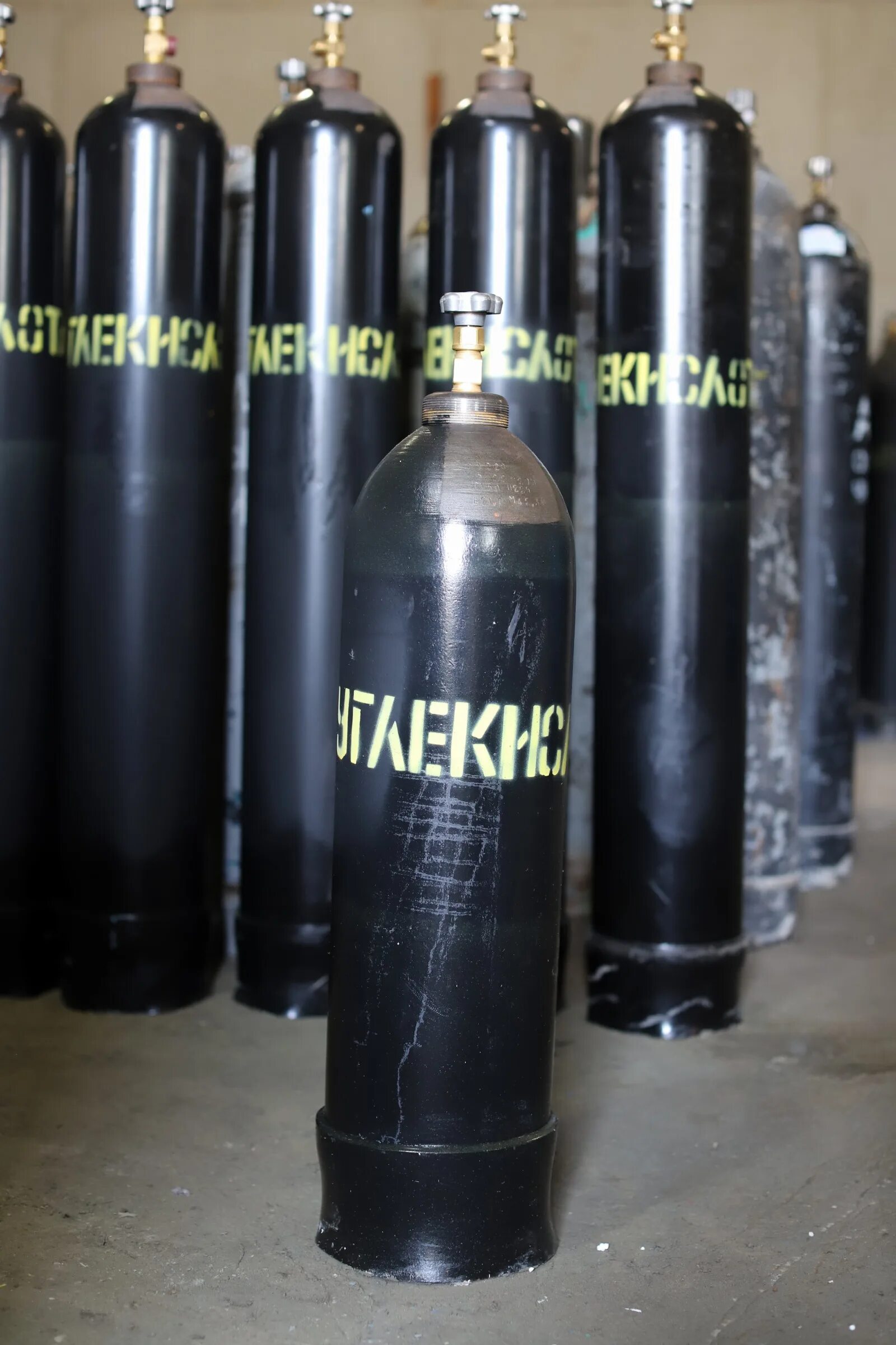 20 баллонов. Кислород в баллоне 20 л. Газовый баллон g30. Баллон углекислота 20л. 20 баллонов.