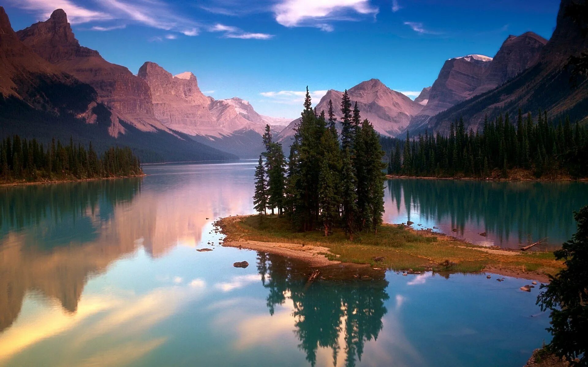 Картинки на экран красивые большие. Национальный парк Джаспер, Альберта, Канада. Озеро Макдональд штат Монтана 4k. Озеро Малайн в национальном парке Джаспер Альберта Канада. Пейзаж.
