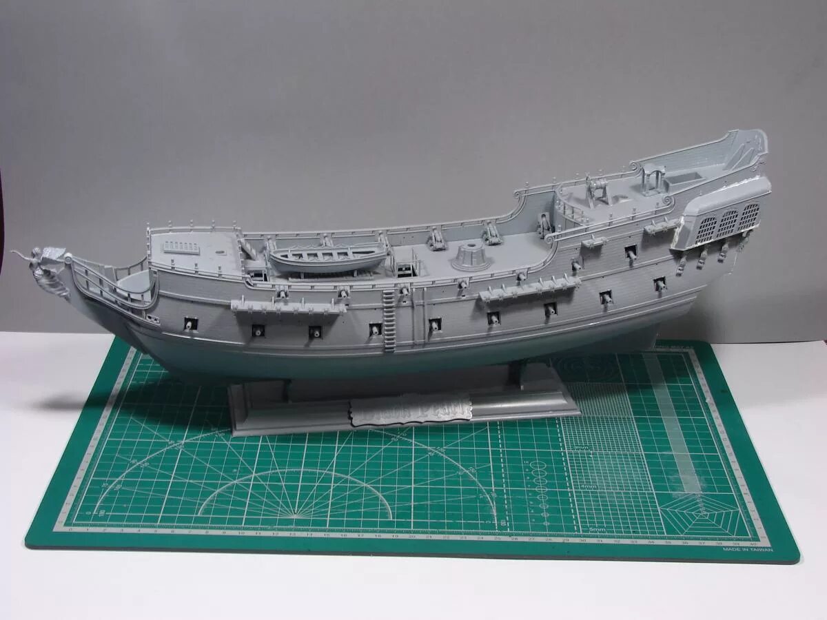 Фототравление для корабля черная жемчужина. Сборка пластиковых моделей. Сборная модель ил 2. Пластмасс модели. Пластмасс модели.