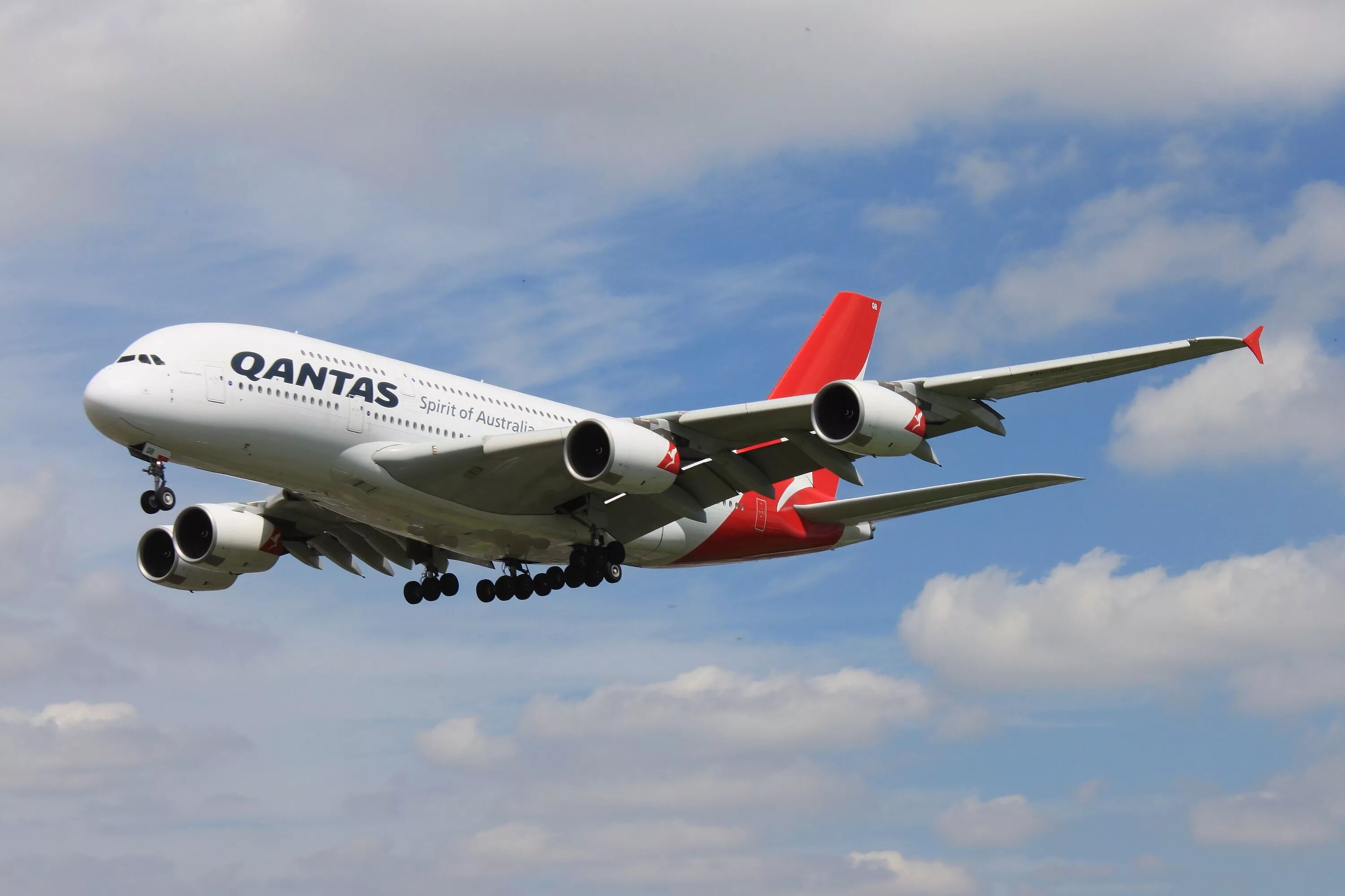 Airbus a380. A380 Qantas Cargo. А380 Neo. Самолёт Аирбас а380.