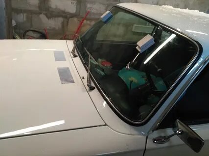 Зеленое лобовое стекло