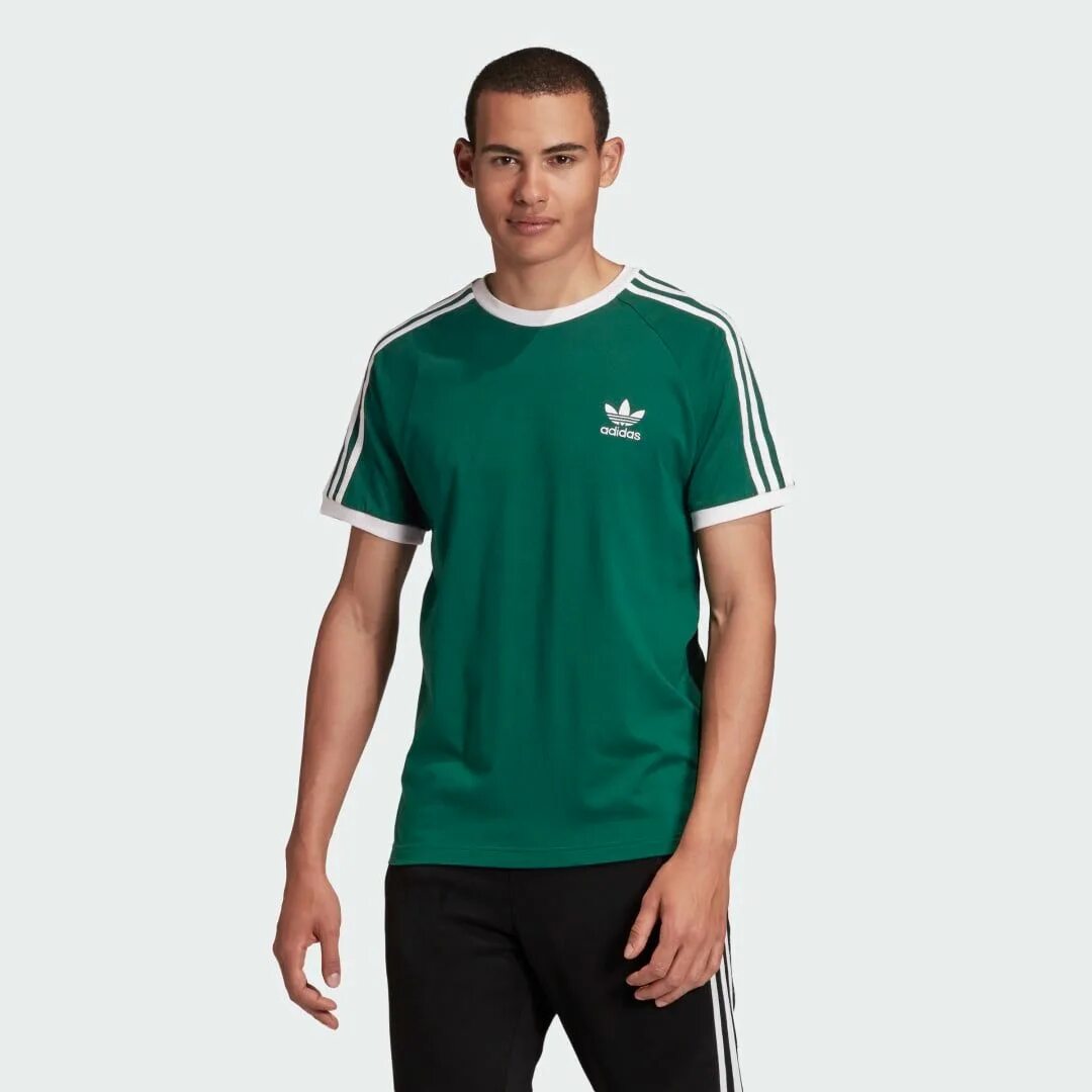Мужская футболка 3-stripes зеленая. Футболка адидас зеленая. Adidas t shirt. Футболка адидас зеленая france 1998. Энергетик адидас.