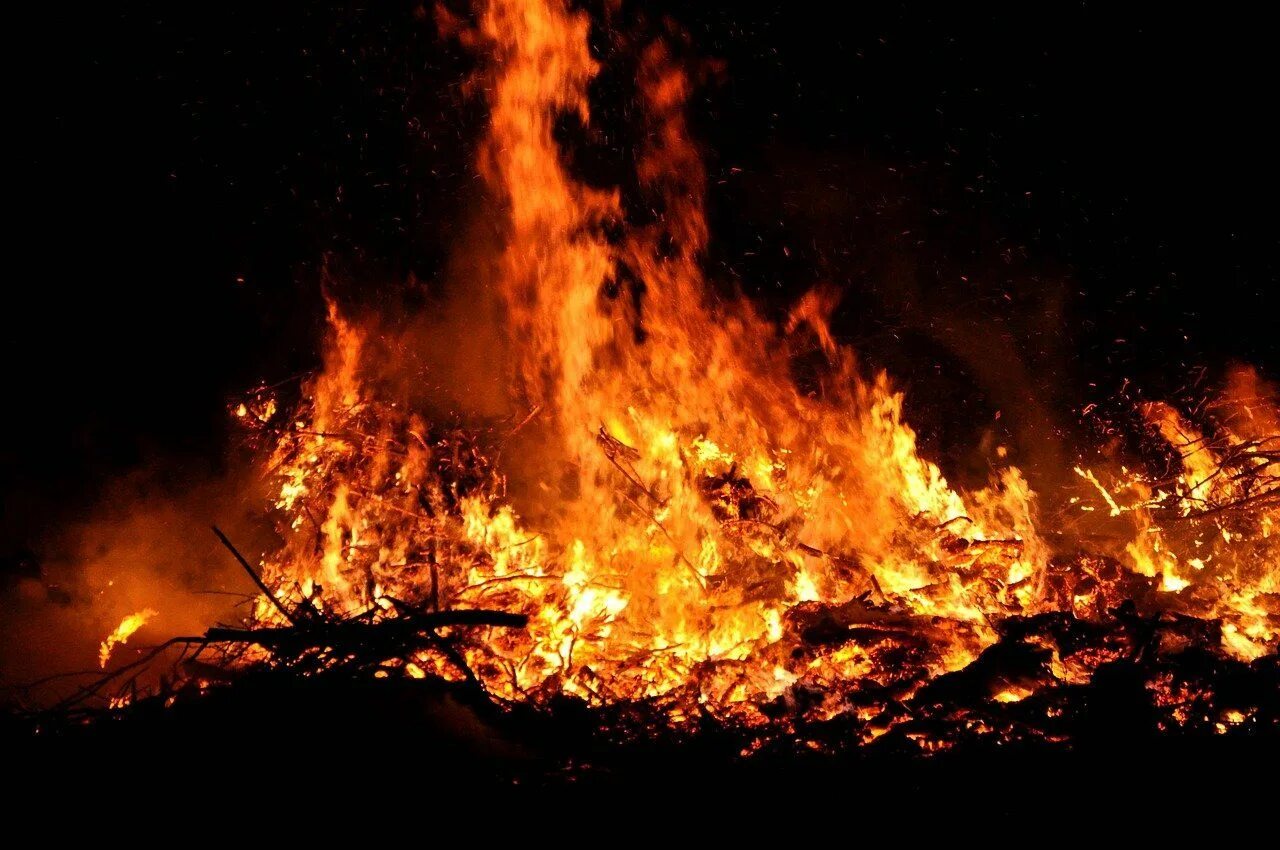Огонь пожар. Пожар огонь пламя. много огня. пожар много огня.
