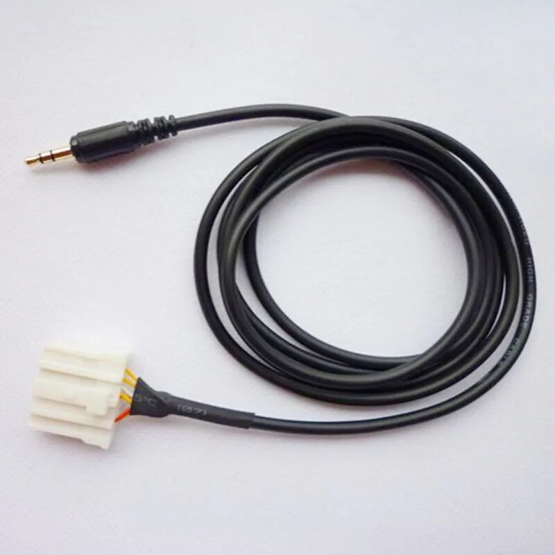 Aux mazda. Переходник 5 1 на аукс. Mazda 3 2008 aux кабель. 3.5 Aux Audio Cable. Кабель aux 2.5mm для е55bt.