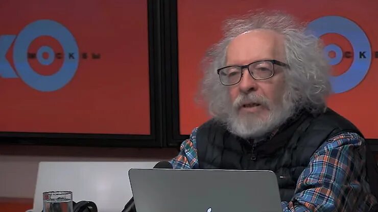 Анатолий шарий ава. Навальный кофе. Медведев дмитрий блогер. Илья варламов урбанист. Блогеры политики.