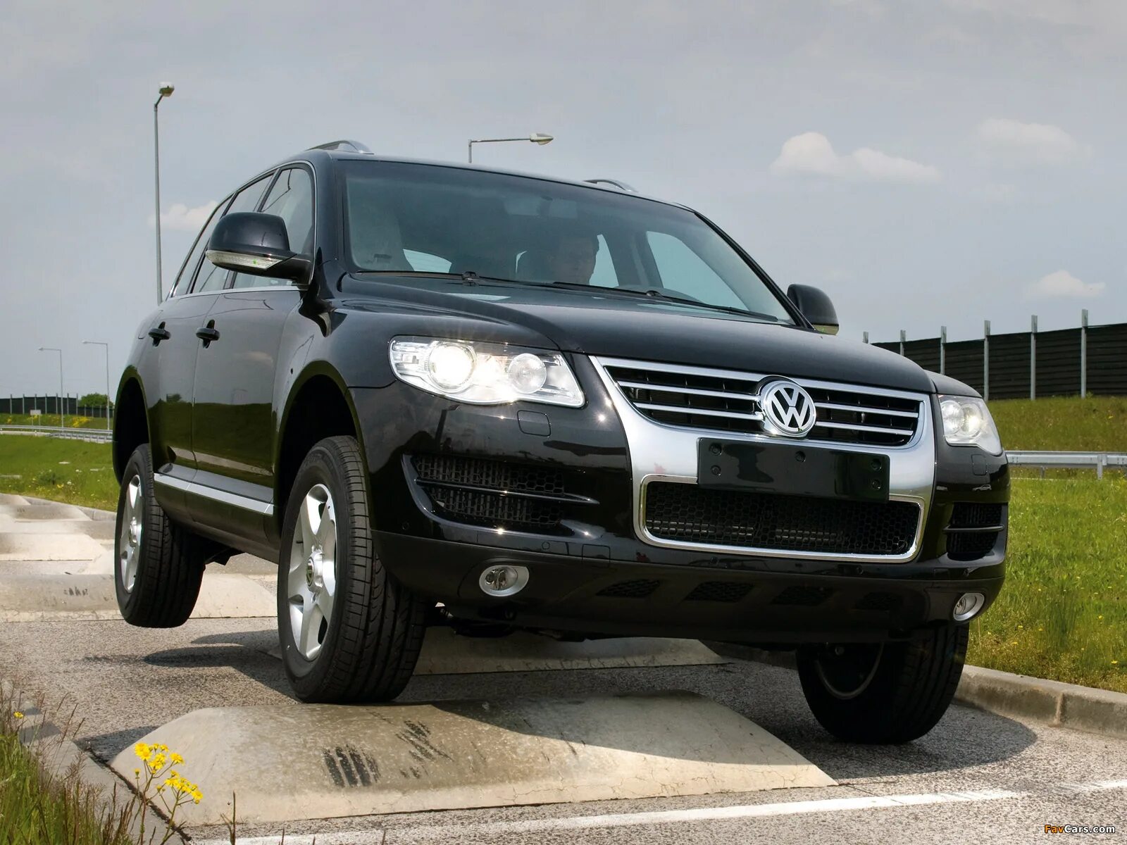 Volkswagen touareg 2007. Фольксваген Туарег 2007. Фольксваген Туарег в6. Фольксваген Туарег 2007-2010. Volkswagen Touareg v6 TDI 2007.