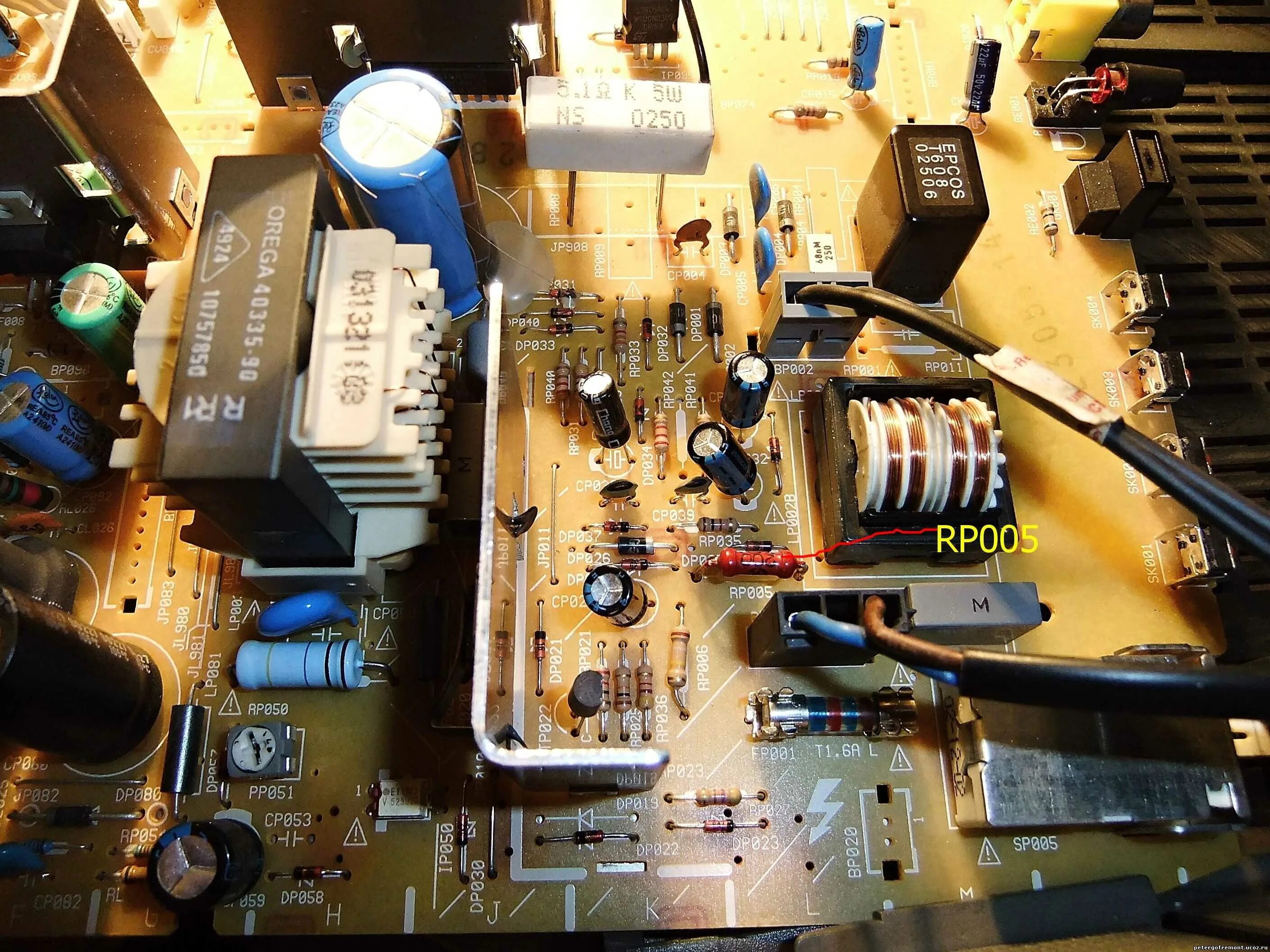 Не включается телевизор lg лампочка горит. Блок питания телевизора thomson 27lm051b6. блок питания телевизора томпсон 21dt175kg. томпсон 21fc182kg. блок питания тв томпсон 21.