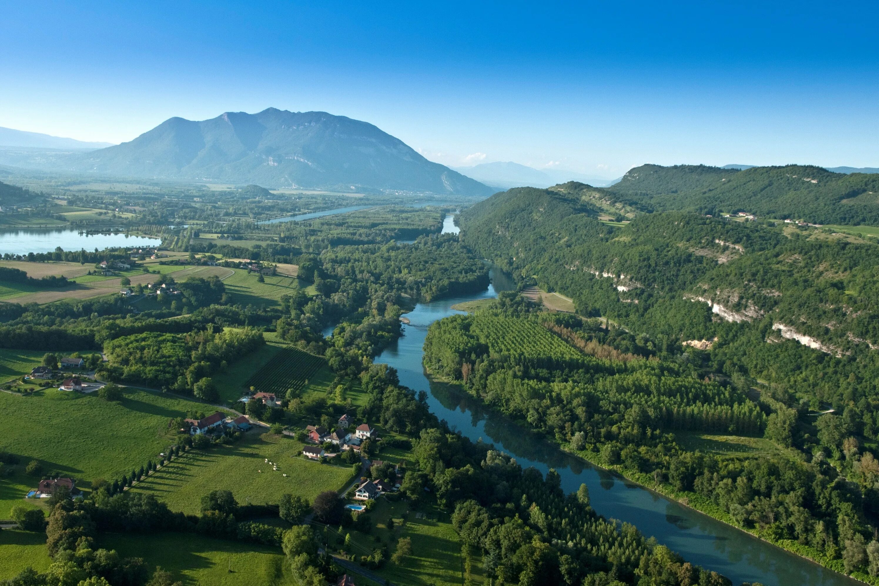 Овернь-рона-альпы франция. Гора мон эгий франция. Рона альпы лион. Рона альпы промышленность. Lyon, auvergne-rhone-alpes, франция.