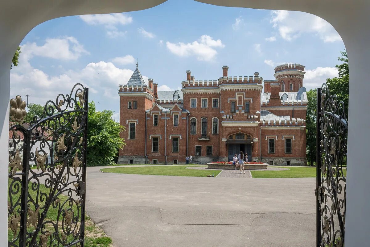 Рамонь замок принцессы. Воронеж Рамонь замок Ольденбургских. Воронеж замок принцессы Ольденбургской. Рамонь Воронеж замок принцессы Ольденбургской. Рамонь Воронеж дворец принцессы.