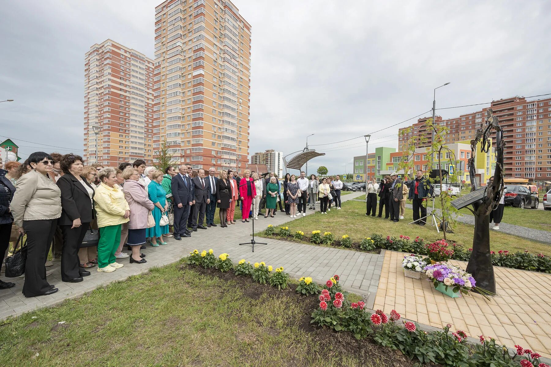 Приурочена к открытию. В Туле открыли сквер Насоновой. Сквер Юго Восточный Тула. Микрорайоны Тулы.