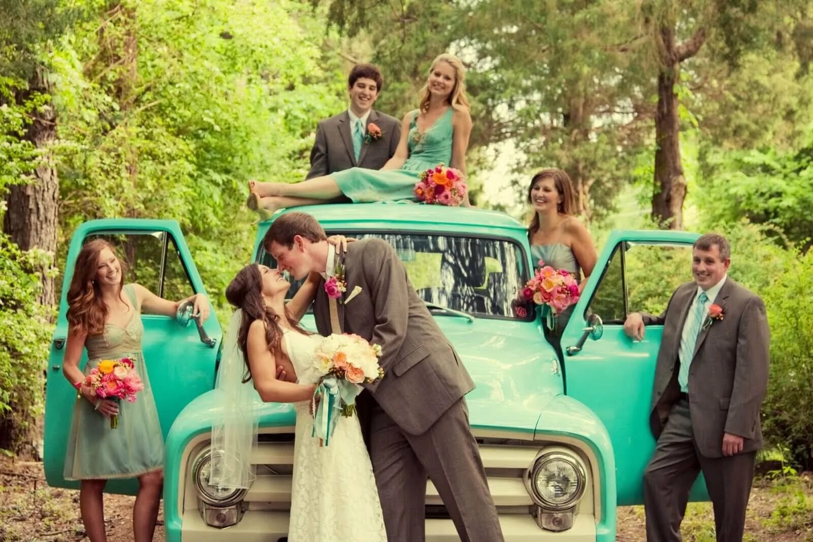 Свадьба на природе. Original wedding. Original wedding. Необычные свадебные фотосессии. Необычная фотосессия на свадьбу.