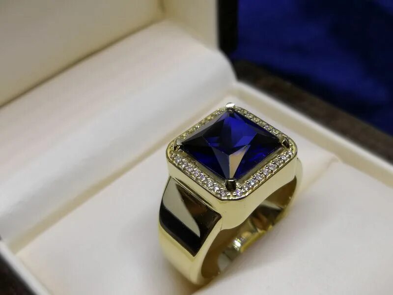 Печатка с сапфиром. Кольцо танзанит сапфир. Золотая печатка с сапфиром и бриллиантами. 3311614. Печатка гелис 30120.