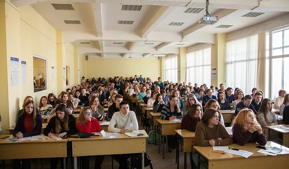 Мпгу абитуриентам. РГСУ институт Москва. РГСУ университет внутри. Юрфак МГУ аудитории. РГСУ Лосиноостровская 24.