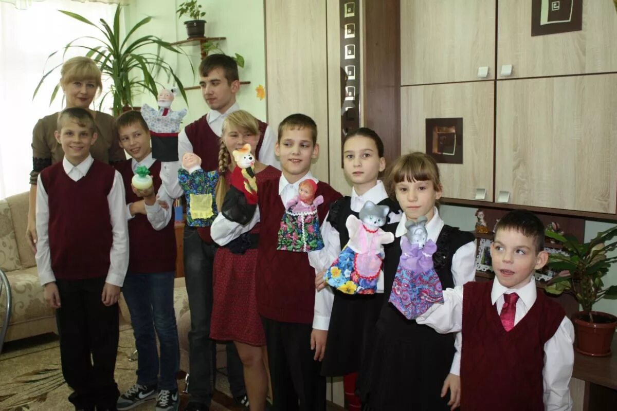 Опочка коррекционная школа интернат. Детские утренники для детей сирот. Сайт школы интерната для детей сирот. Интернат в глиное пмр. Сайт школы интерната для детей сирот.