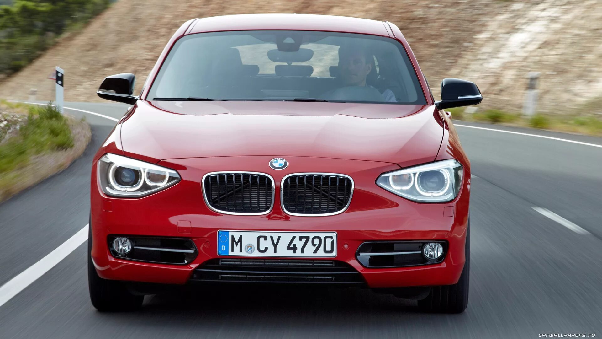 Автомобиль bmw 1. БМВ 118i хэтчбек. BMW 1. BMW 1 Series 118i. BMW serie 1 2011.