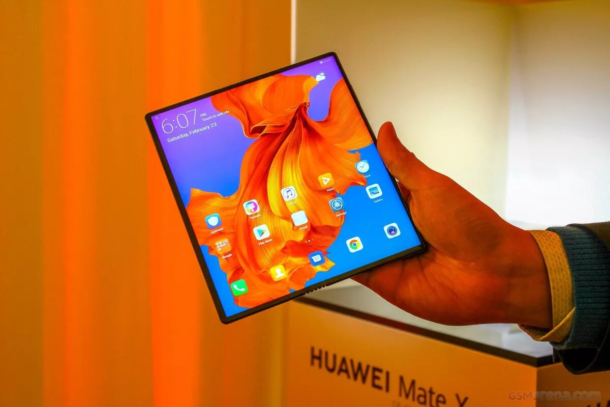 Хуавей раскладной смартфон Mate x. Huawei Mate складной смартфон. Huawei Mate x складной экран. Сгибающийся смартфон Huawei. Планшет телефон huawei