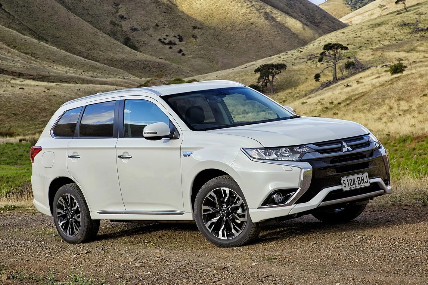 Mitsubishi Outlander PHEV. Митсубиси Аутлендер PHEV. Митсубиси Аутлендер 2017. Mitsubishi Outlander PHEV 2021. Митсубиси купить 2017