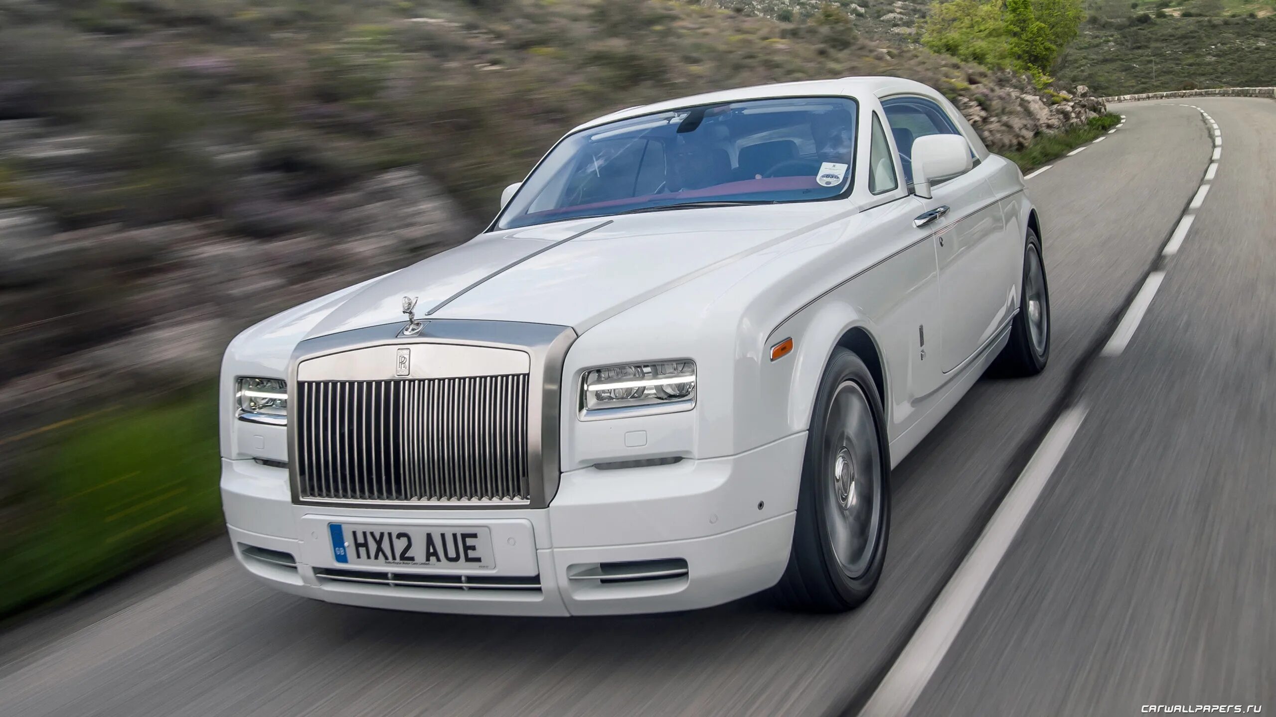 Автомобиль rolls royce