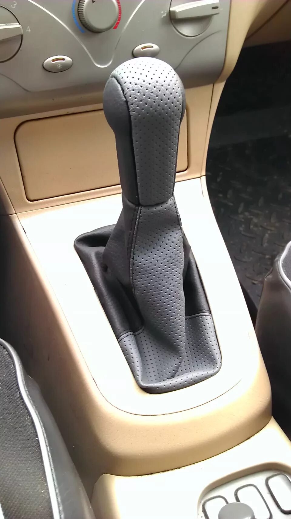 Автомат коробка chery tiggo 11. Чери про автомат. Чехол кпп чери фора. Чери тиго 8 ручка акпп. Чери тигго 4 коробка передач автомат.