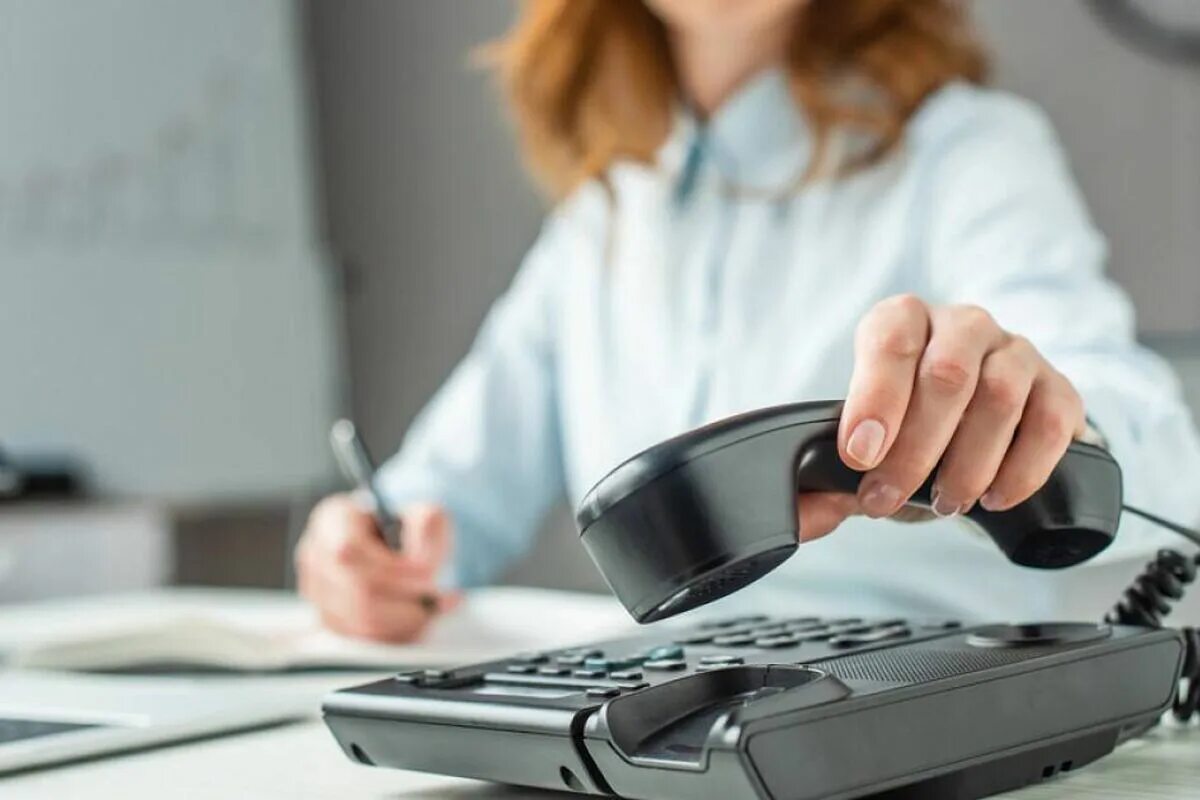 Консультация специалиста. Проведена консультация по вопросам. Горячая линия гиа татарстан 2022-23. Консультация юриста. Юрист адвокат.