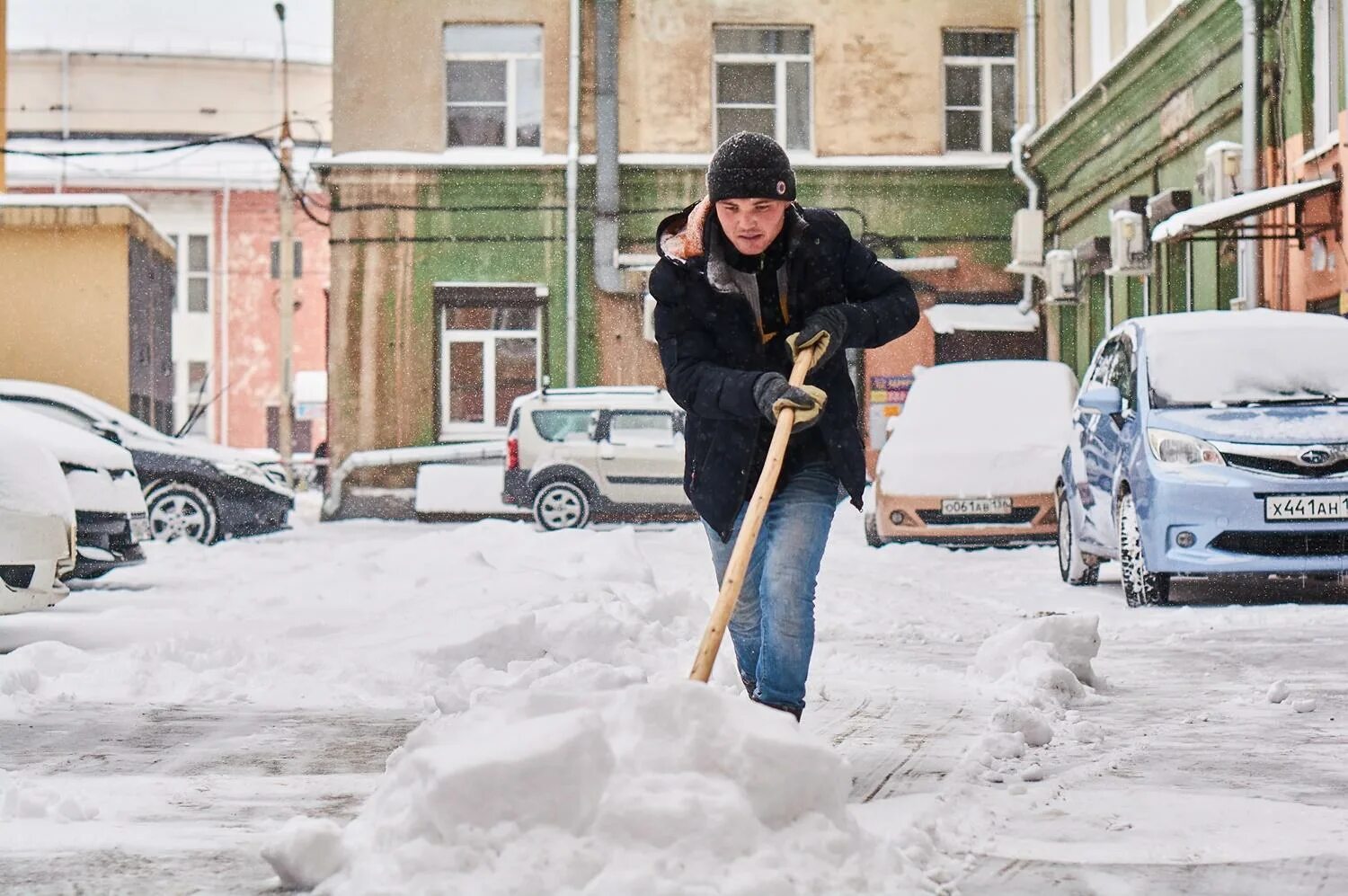 март в иркутске. снегопад в иркутске. снежное иркутск. снежное весеннее утро. снежное иркутск.