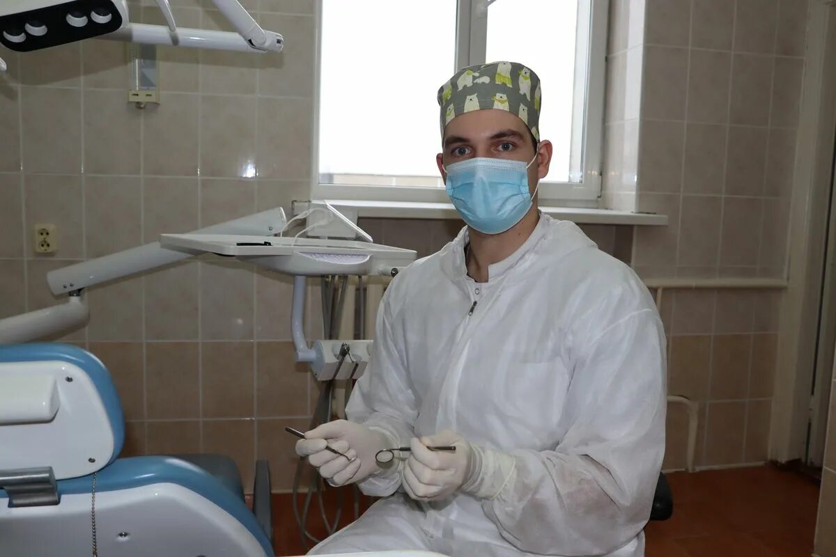 валентин соколов началово. стоматология новошахтинск на дворце телефон. стомек новошахтинск. стоматолог новошахтинск самбек. новошахтинский индустриальный технологический техникум.