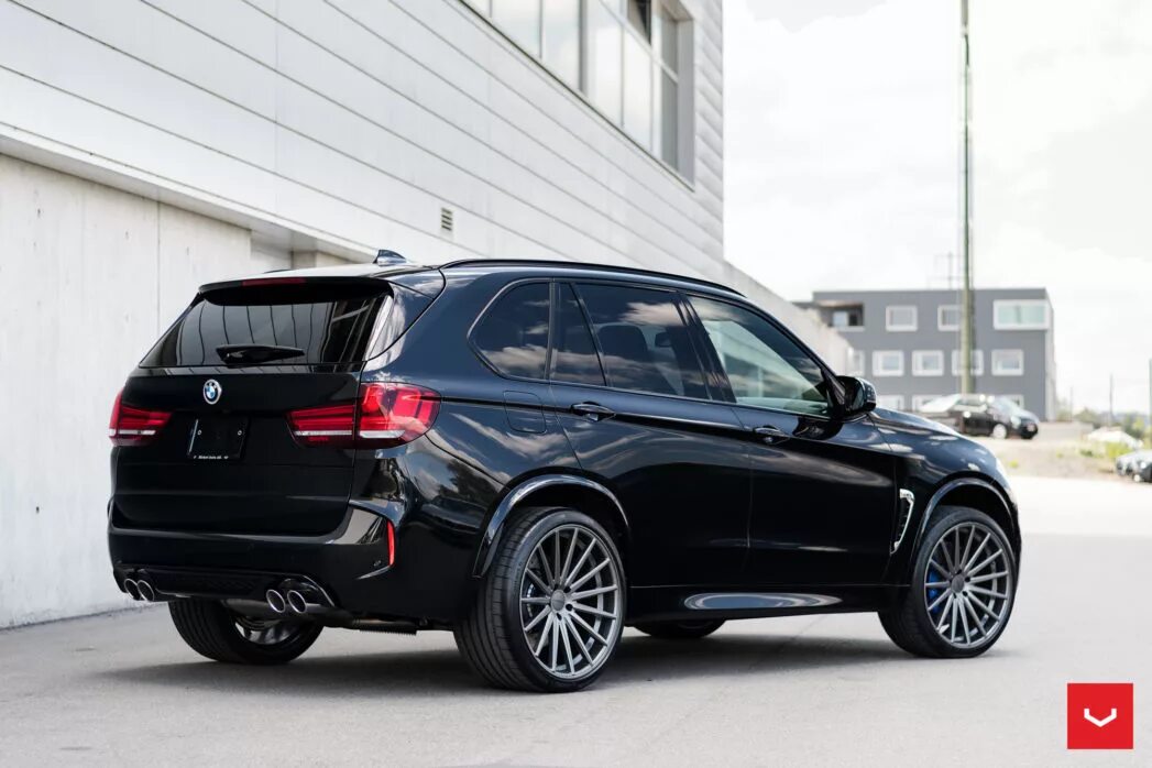 X 5 21 3x. Диски BMW x5 g05. BMW x5 2017 r22. BMW x5 g05 hre Wheels. BMW x5m Graphite.