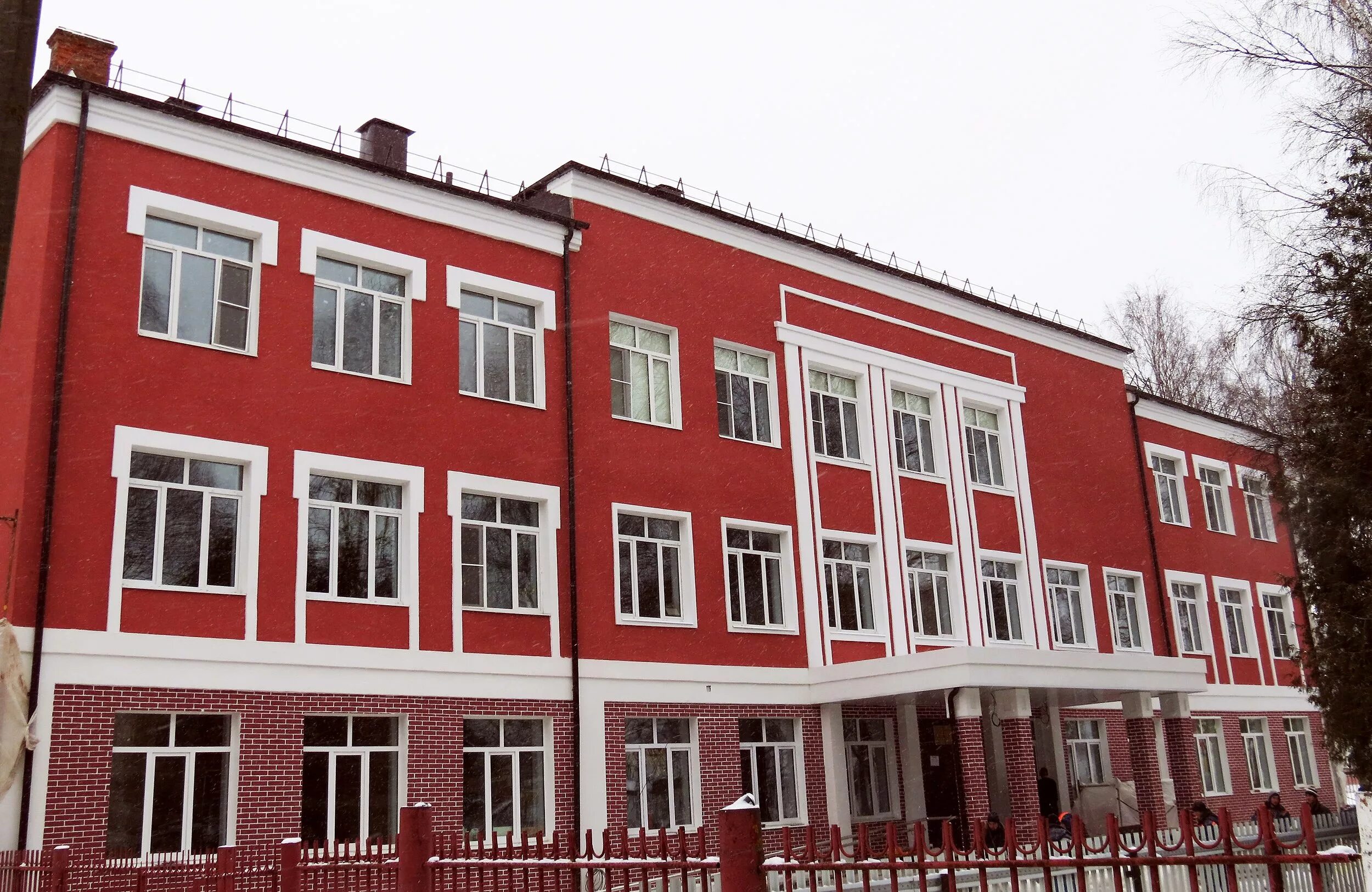 Школа красного текстильщика саратов. Поселок красное нао школа. Емельяново тверская область старицкий район школа. Школа с буйское уржумского района кировской области. Поселок красное ненецкий автономный округ.