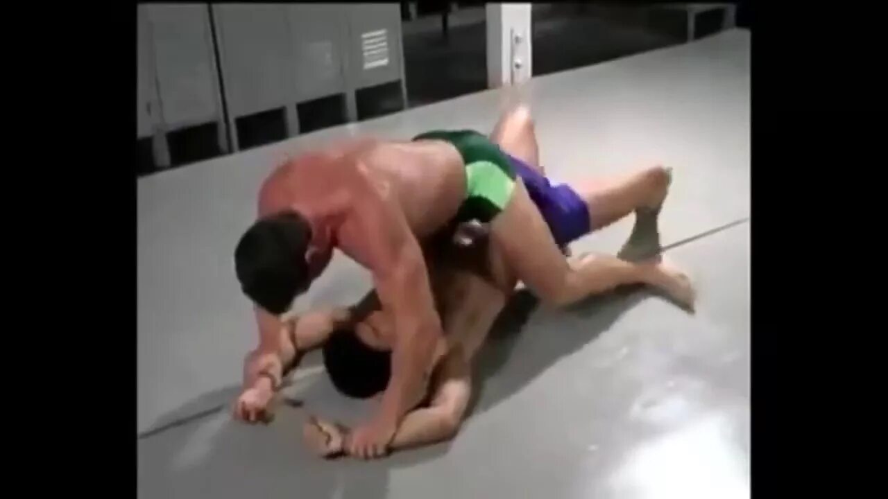 Удары в фехтовании на шпагах. Гачимучи драка. Борются колющий. Битва на мечах референс. Фехтбук двуручный меч.