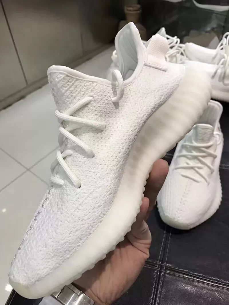 Adidas yeezy оригинал. Adidas Yeezy Boost 350. Adidas Yeezy 350 White. Adidas Yeezy Boost 350 White женские. Adidas Yeezy Boost 350 белые.