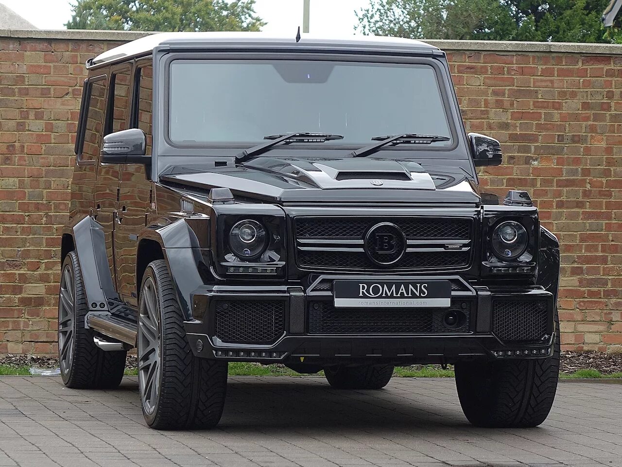 Мерседес джи 63. G63 AMG Брабус. Mercedes g63 Brabus. G63 AMG 2015 Brabus. Mercedes g63 AMG 2015 Brabus.