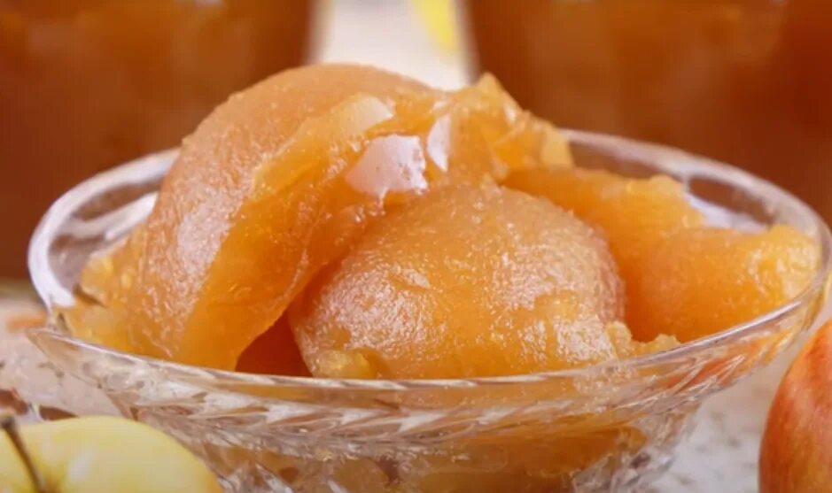 У яблочного повидла приятный вкус. Яблочное повидло на зиму в домашних. Повидло из яблок на зиму. Повидло из яблок. У яблочного повидла приятный вкус.