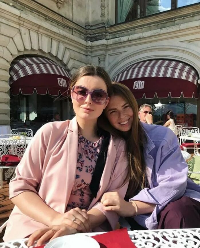 Старшая дочь стриженовых. Анастасия стриженова дочь екатерины стриженовой. Петр грищенко и анастасия стриженова. Старшая дочь стриженовых. Александра стриженова дочь екатерины стриженовой.