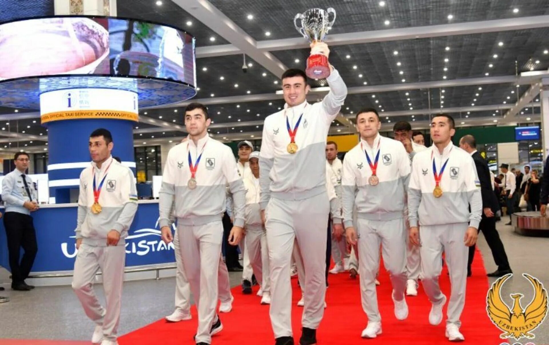 Uzbek boxing. Баходир джалалов боксер. Боксеры узбекистана на олимпиаде. Боксеры узбекистана на олимпиаде. Баходир джалалов.