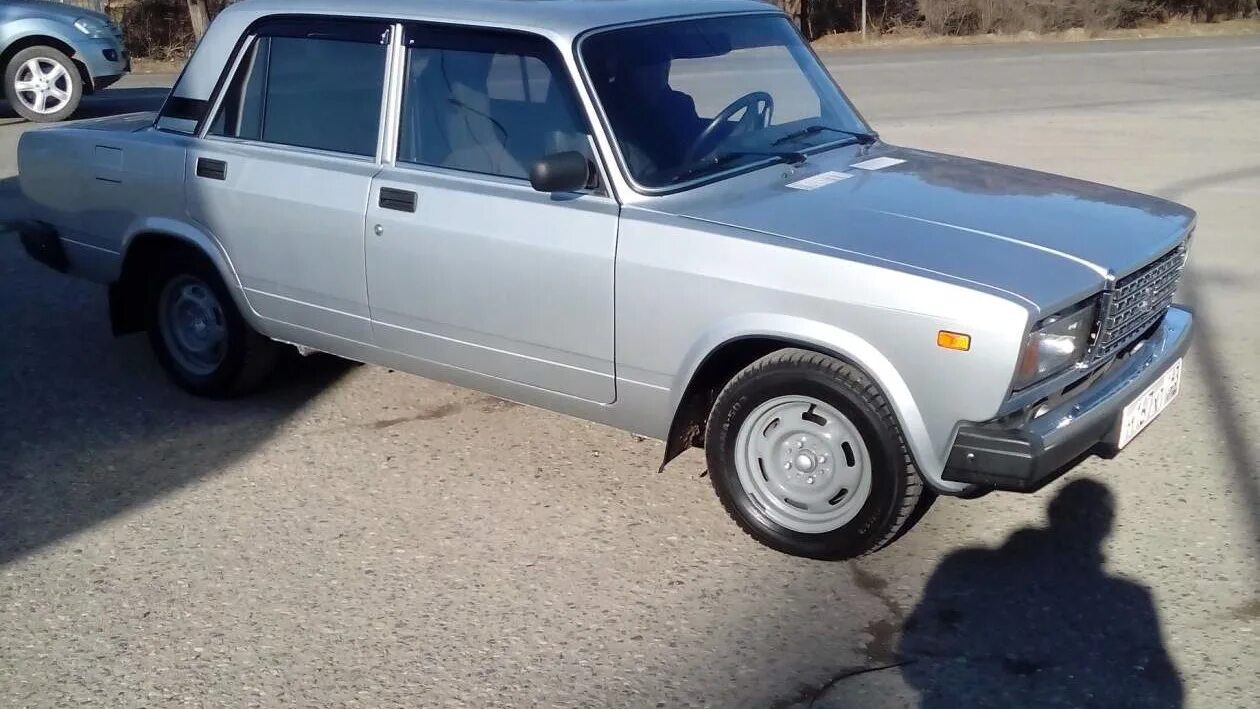 Какой металлу 2107. Ваз 2107 серебристый металлик. Ваз 2107 яшма 140 опер. Ваз 2107 яшма. Ваз 2107 серебристая.