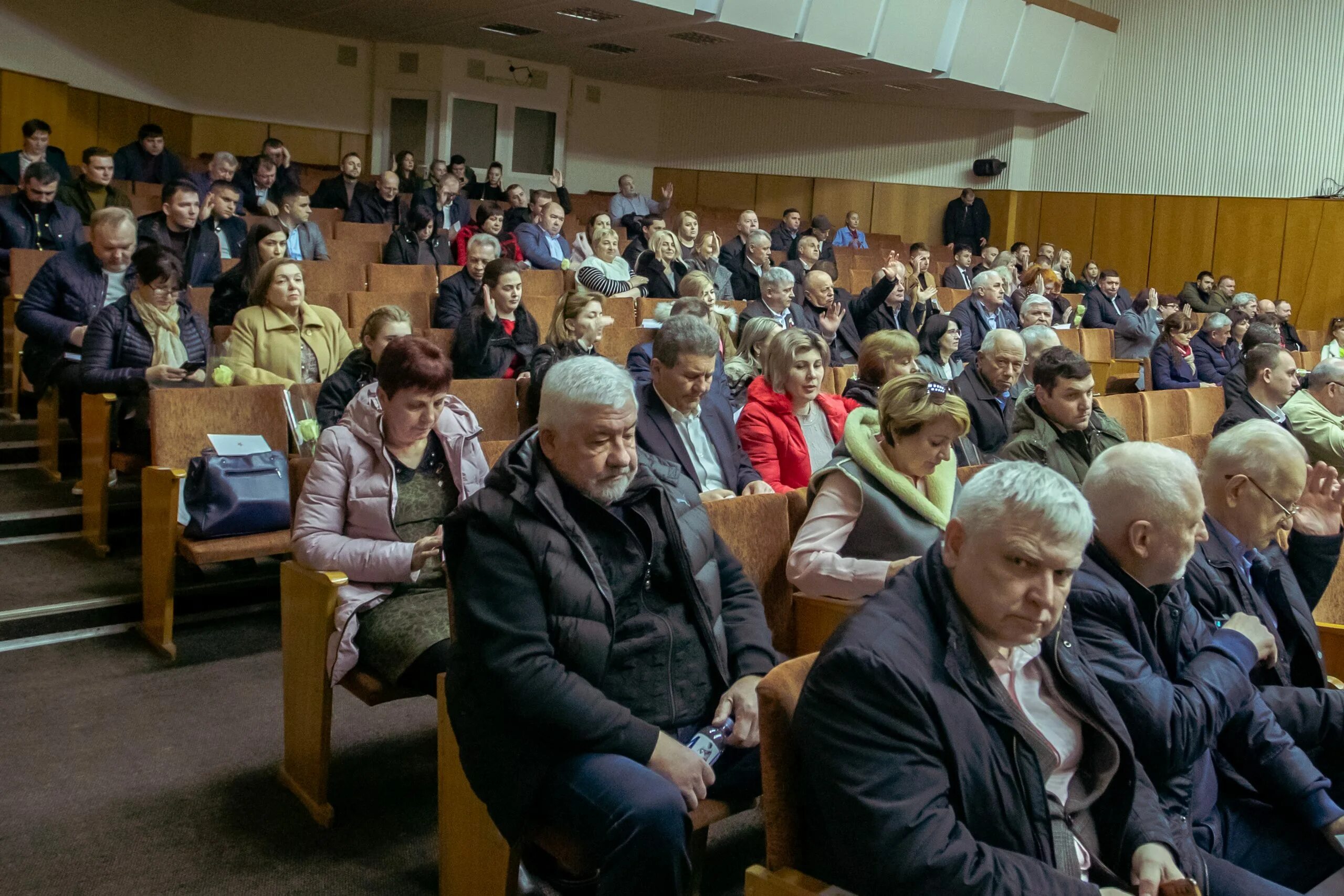 Партия социалистов Республики Молдова. Сессия совета депутатов. Выступление депутата. Заседание парламента. Погода в кишиневе сегодня