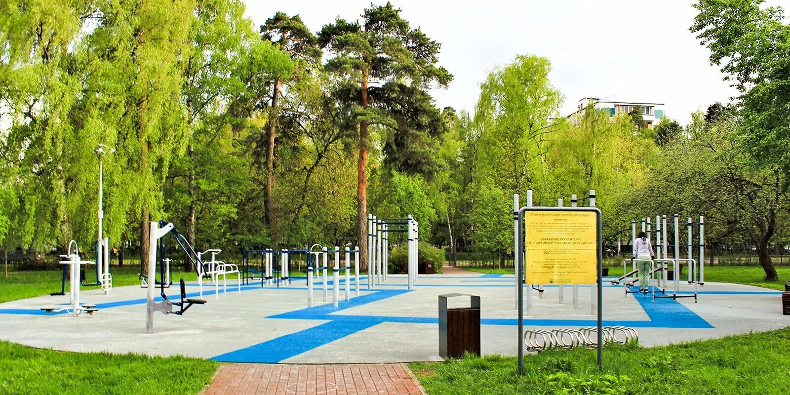 Перовский парк танцы. Парк ходынское поле детская площадка. Воронцовский парк спортплощадка. Парк «перовский» (скейт-парк ferma). Городские парки москвы для любителей спорта.