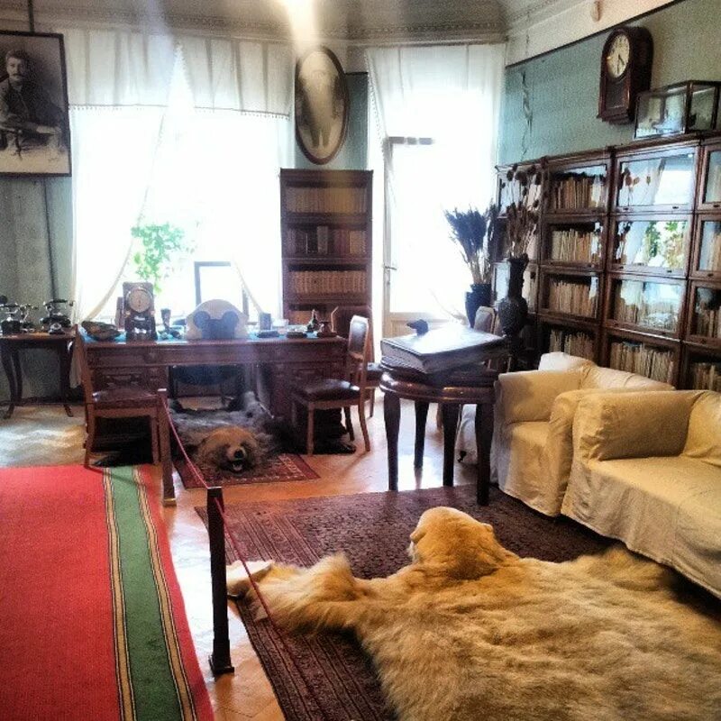 Музей кирова в санкт-петербурге. Сергей киров музей. Кирова в «доме трех бенуа». Музей квартира кирова. Музей квартира с м кирова в спб.