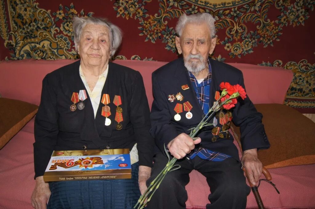 Самый старый ветеран. Ветерану вов 100 лет. Дедушка фронтовик. Старейший ветеран великой отечественной. Старейший ветеран великой отечественной.