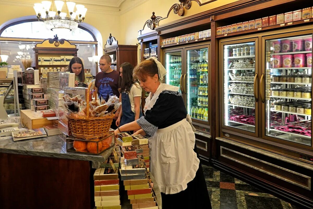 ГУМ гастроном 1. Гастроном в ГУМЕ Москва. Гастроном номер 1 Москва. ГУМ гастроном СССР. Первый номер магазин