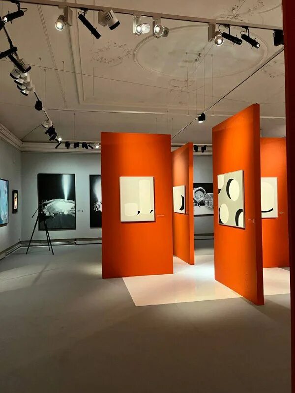 Абстрактный экспрессионизм в музее. Выставка абстракции. Музей абстрактного искусства в москве. Выставка абстракции. Выставка абстракции.