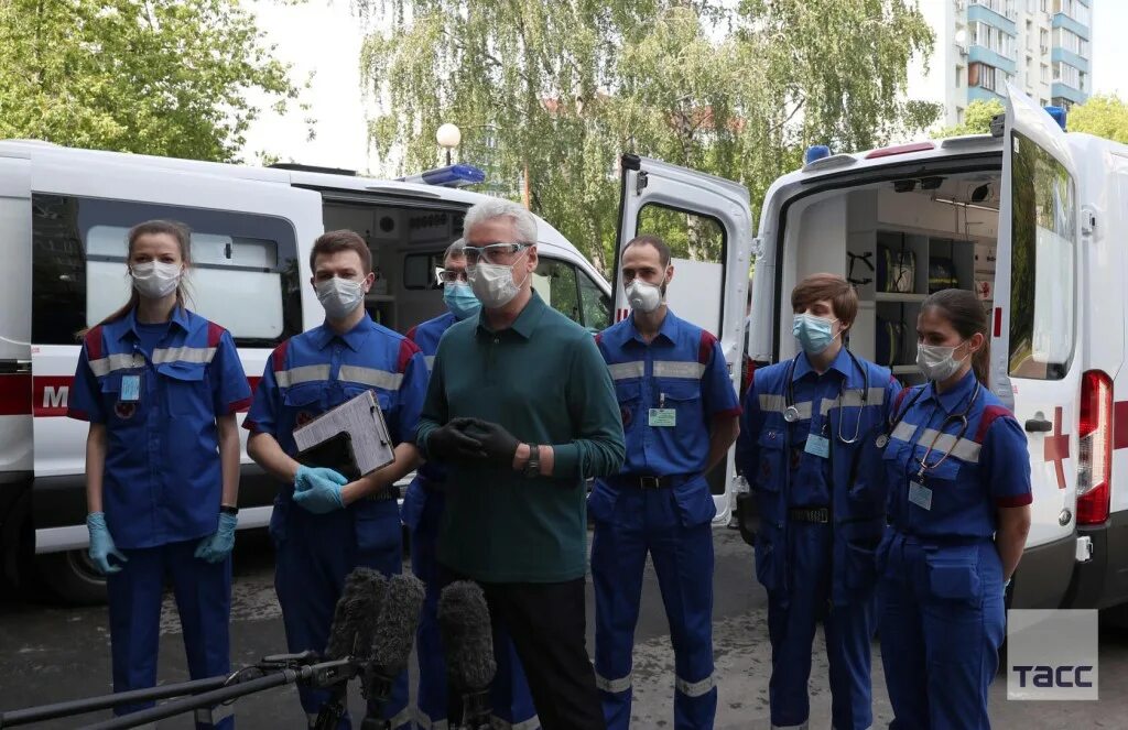 скорая медицинская помощь спб. экстренная помощь спб. форд транзит скорая санкт петербург. машина неотложной помощи спб. автопарк скорой помощи санкт-петербург.