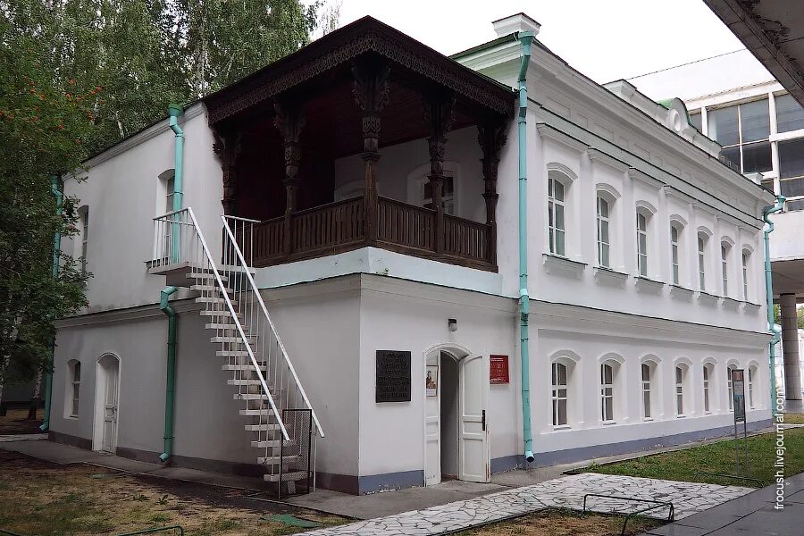 Где находится ленин дом. Дом-музей ленина в ульяновске. дом ленина в ульяновске. дом семьи ульяновых в ульяновске. дом музей ульяновых в симбирске.