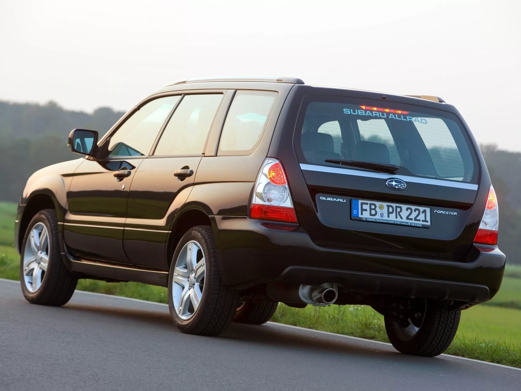 Субару форестер какие поколения. Subaru Forester 2. Subaru Forester 2005. Subaru Forester 2 2005. Субару Форестер 2005 SG.