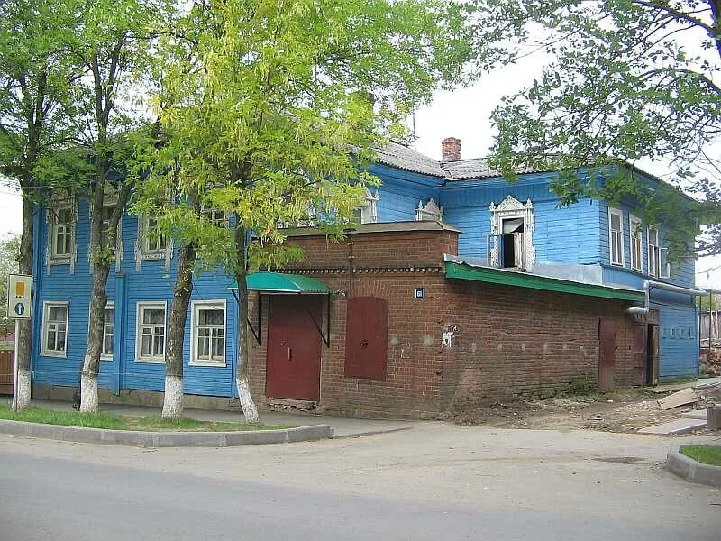 Сбербанк грязовец. Ул коммунистическая грязовец. грязовец дом памятник. горького 15 грязовец.