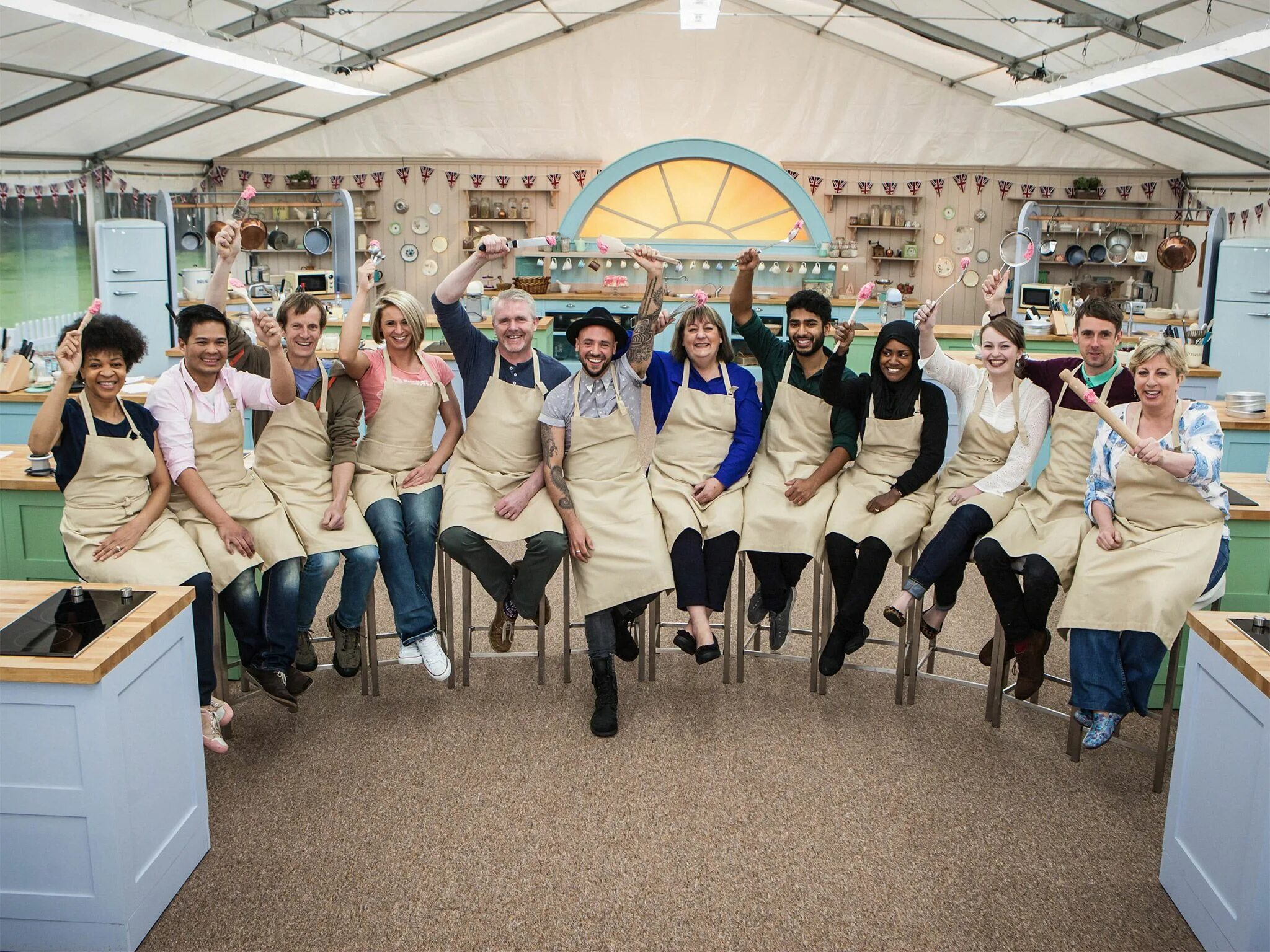 Лучший пекарь британии 13. 7 сезон шоу the great british bake off. шоу лучший пекарь британии. великий пекарь британии 9 сезон участники. великий пекарь британии участники.
