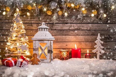 Скачать обои снег, ветки, елка, свечи, Рождество, человечек, фонарь, подарки, ра