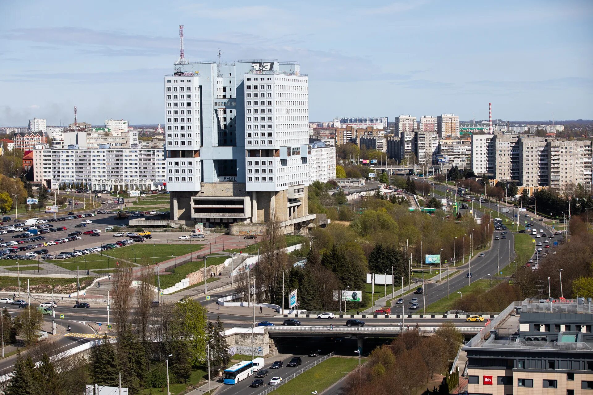 Дворец советов калининград. Здание глава калининградской области. Дворец советов калининград. Калининградский дом советов. Дом советов калининград 2000.