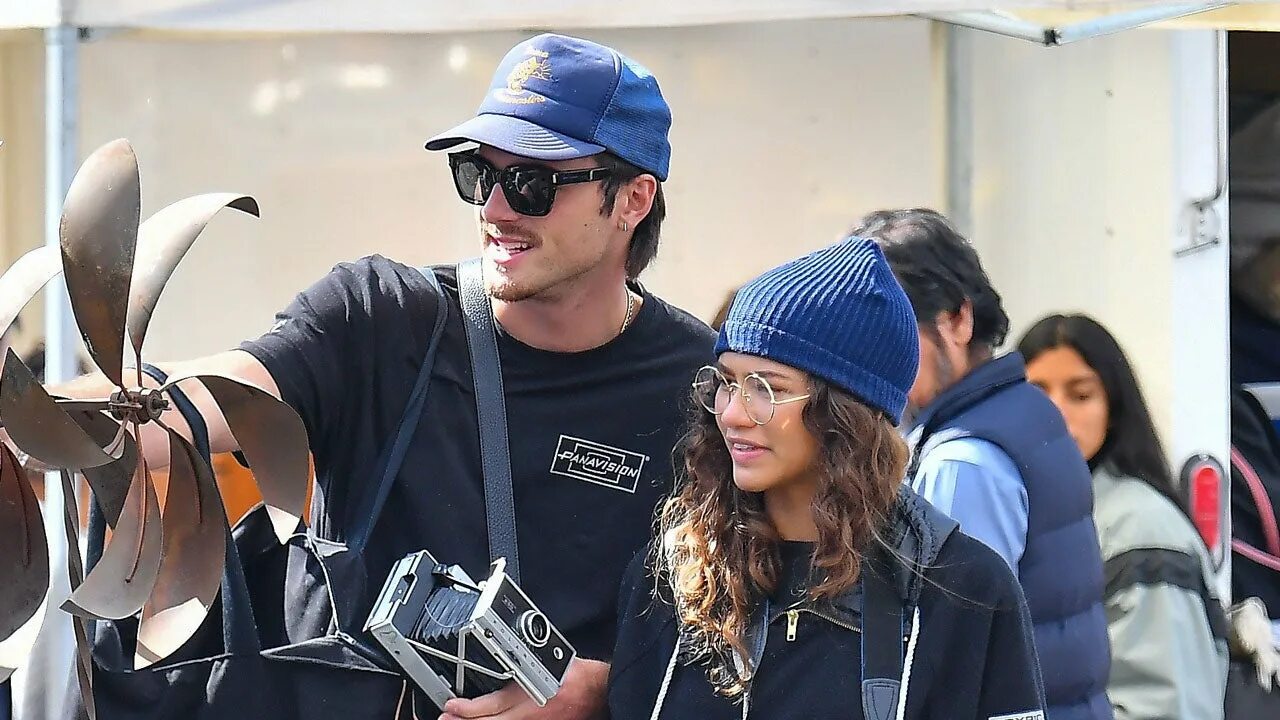 Элорди изменил зендае. Jacob elordi and zendaya. джейкоб элорди и зендая. джейкоб элорди и зендая 2025. нейт джейкоб и зендая.