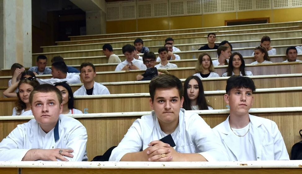 Спо рк крымский медицинский. Студенты медицинского колледжа. студенты средне профессионального. павлова медицинский колледж. крымский медицинский колледж смольянова.